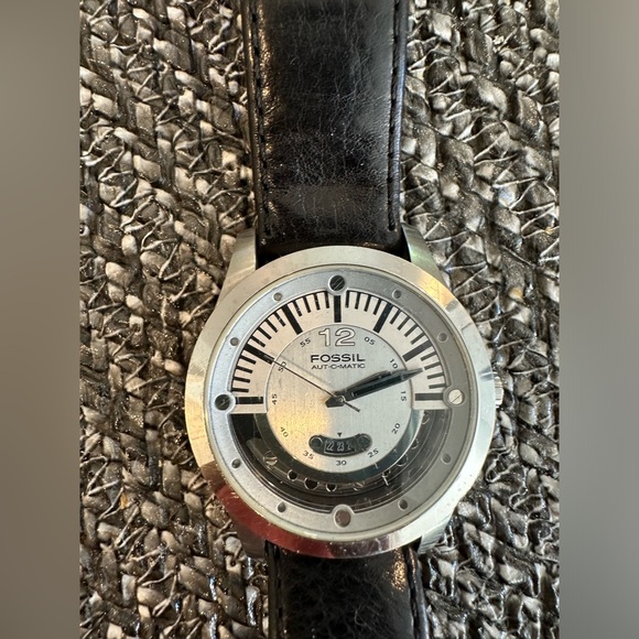 Fossil men’s watch excellent condition - Picture 3 of 4